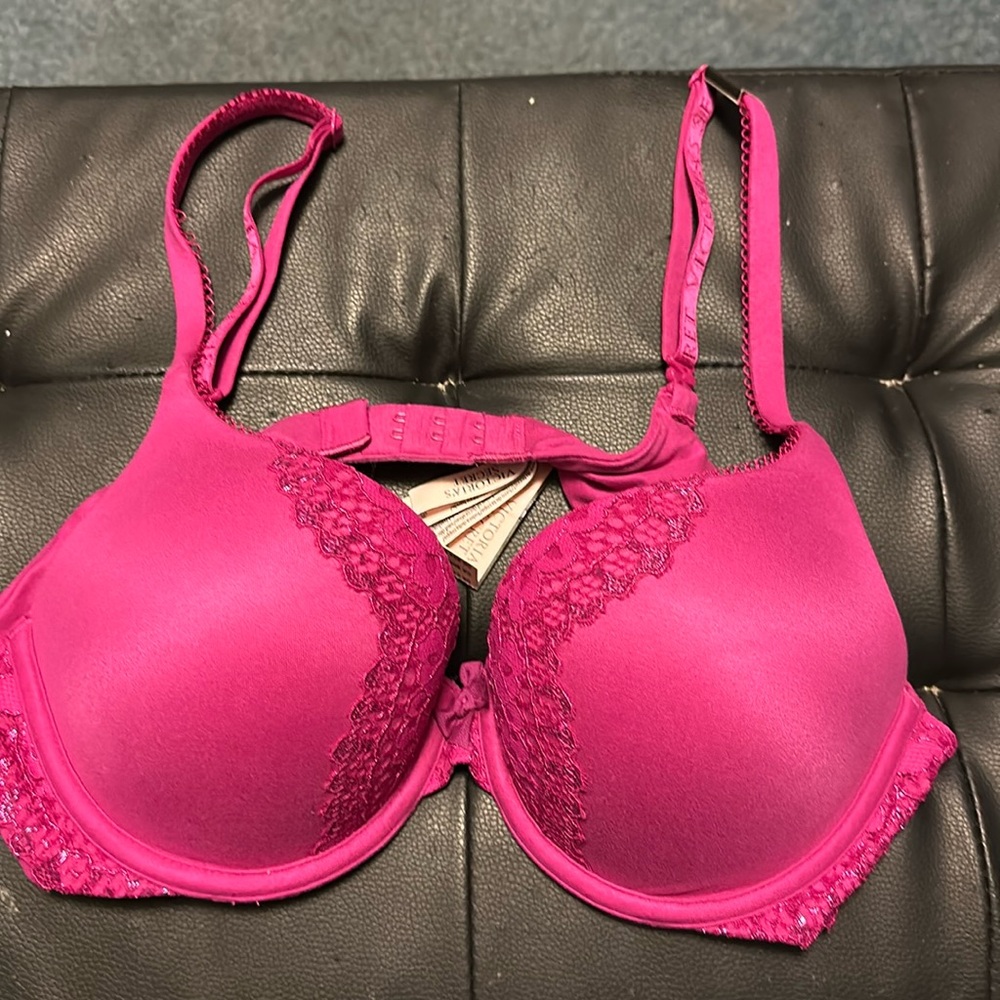 Victoria's Secret Body by Victoria Perfect Shape size 36B bra.  New with tags.